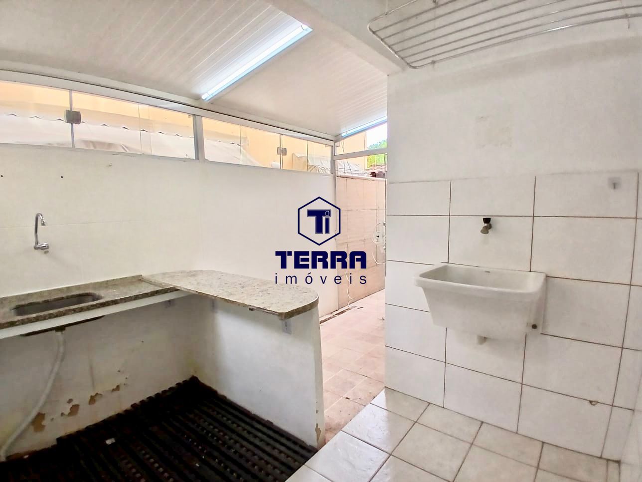 Imagens do imóveis Apartamento em Maria Paula com 2 quartos e quintal privativo. Boa Localização!