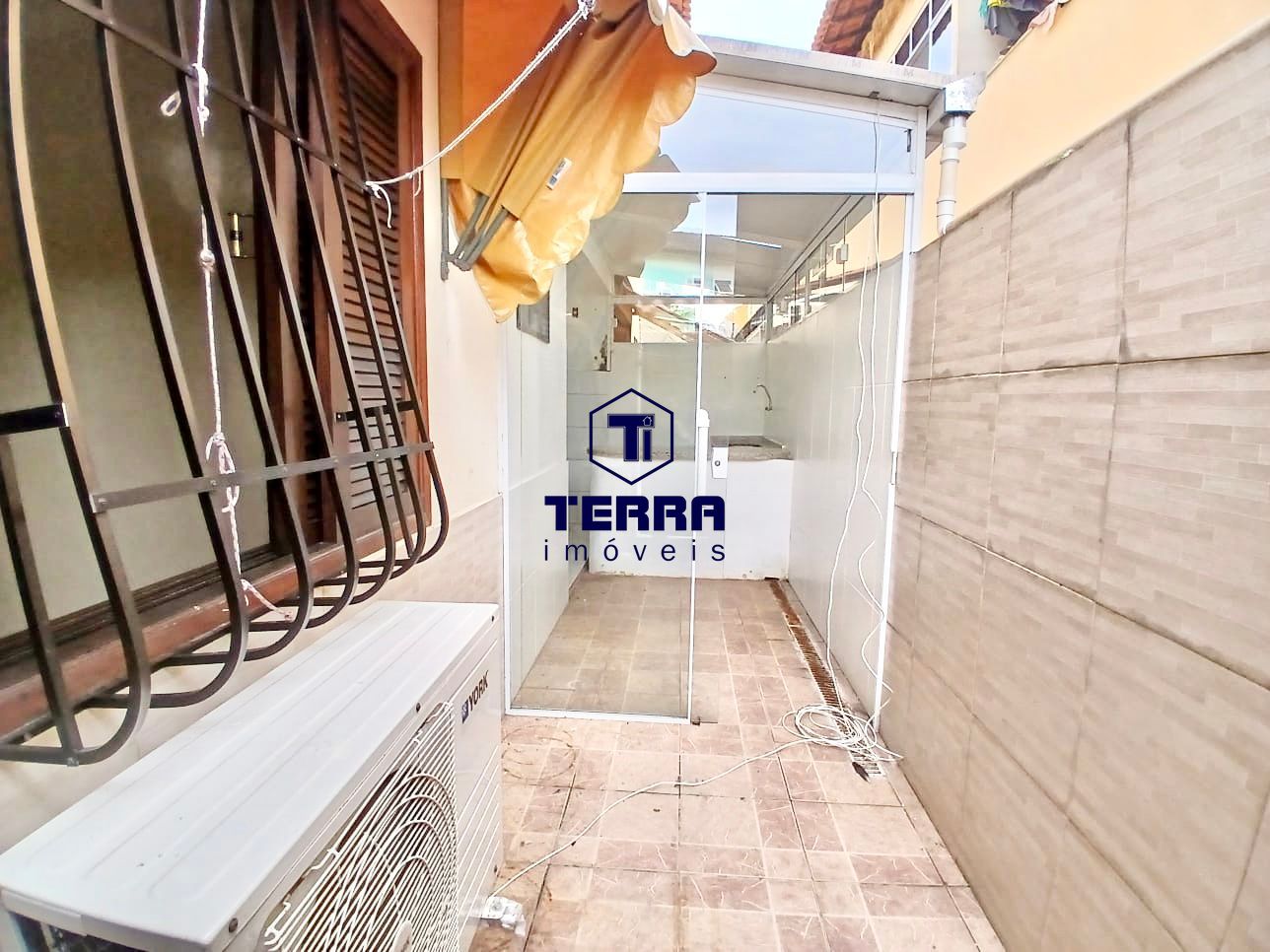 Imagens do imóveis Apartamento em Maria Paula com 2 quartos e quintal privativo. Boa Localização!