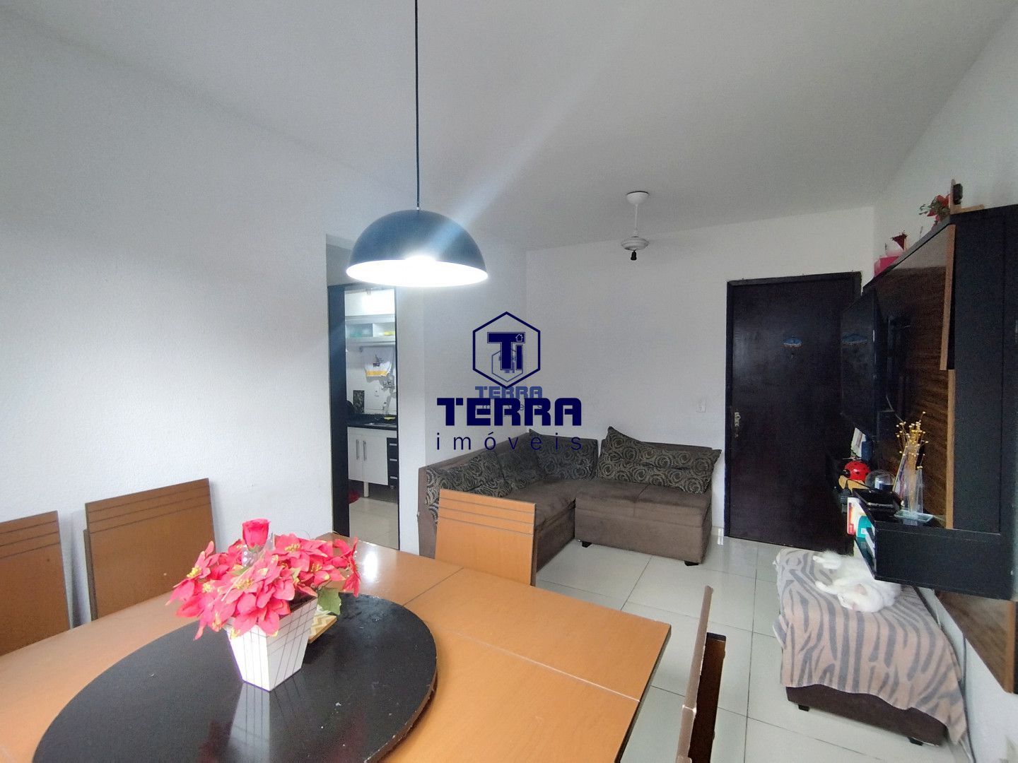Imagens do imóveis Apartamento 2 quartos ao lado do Posto Halley no Mutondo. Comércio e lazer!