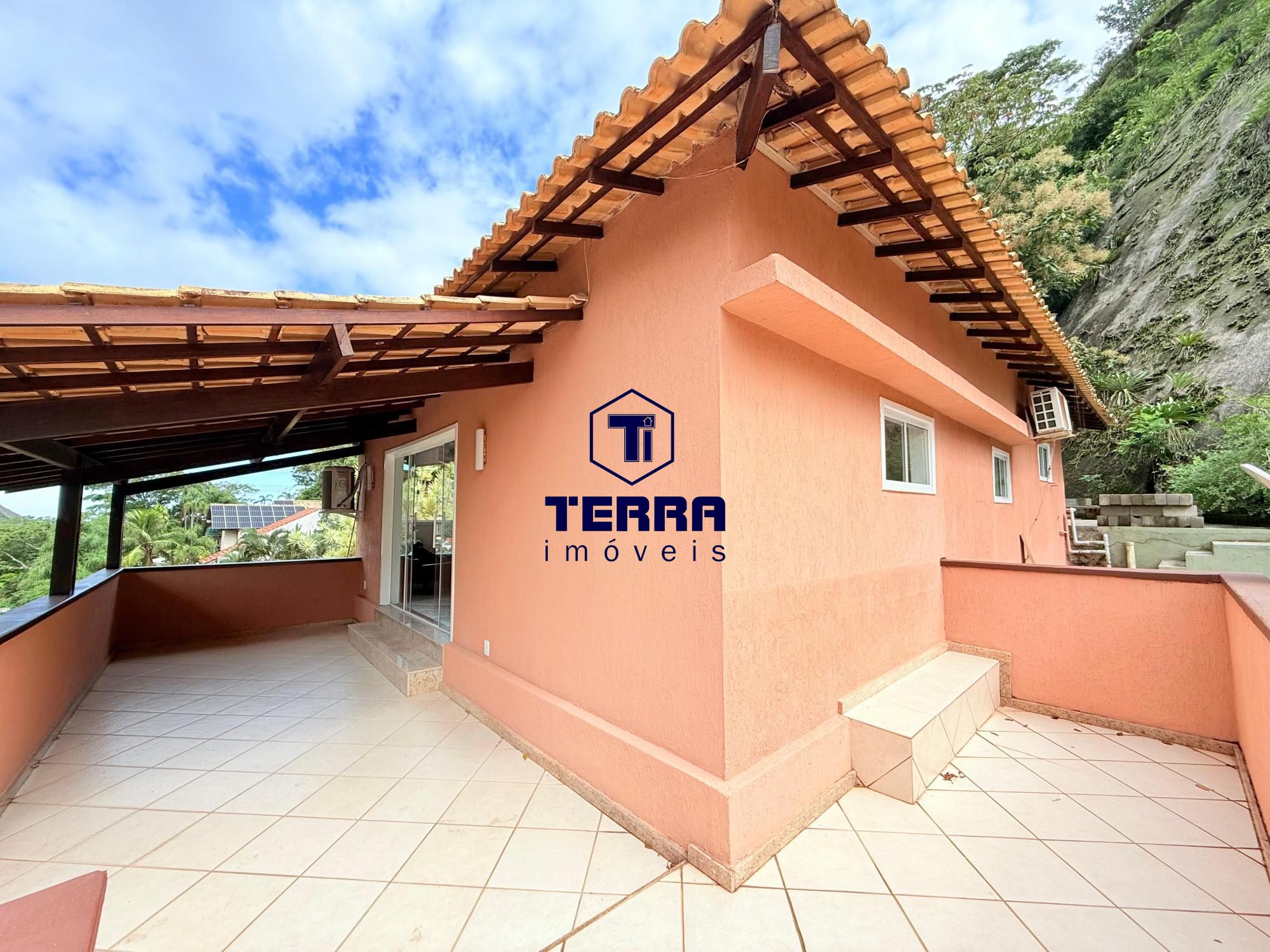 Imagens do imóveis Viva o sonho em Itacoatiara! Casa com vista deslumbrante para o Costão