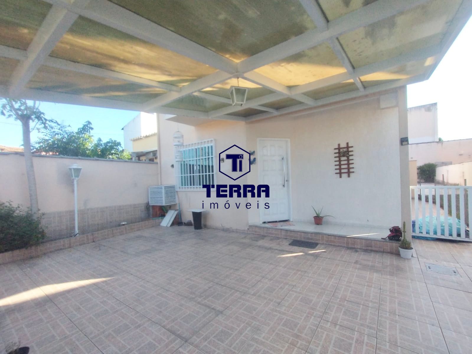 Imagens do imóveis Linda residência em Maria Paula, com 3 quartos, uma suíte e quintal privativo.