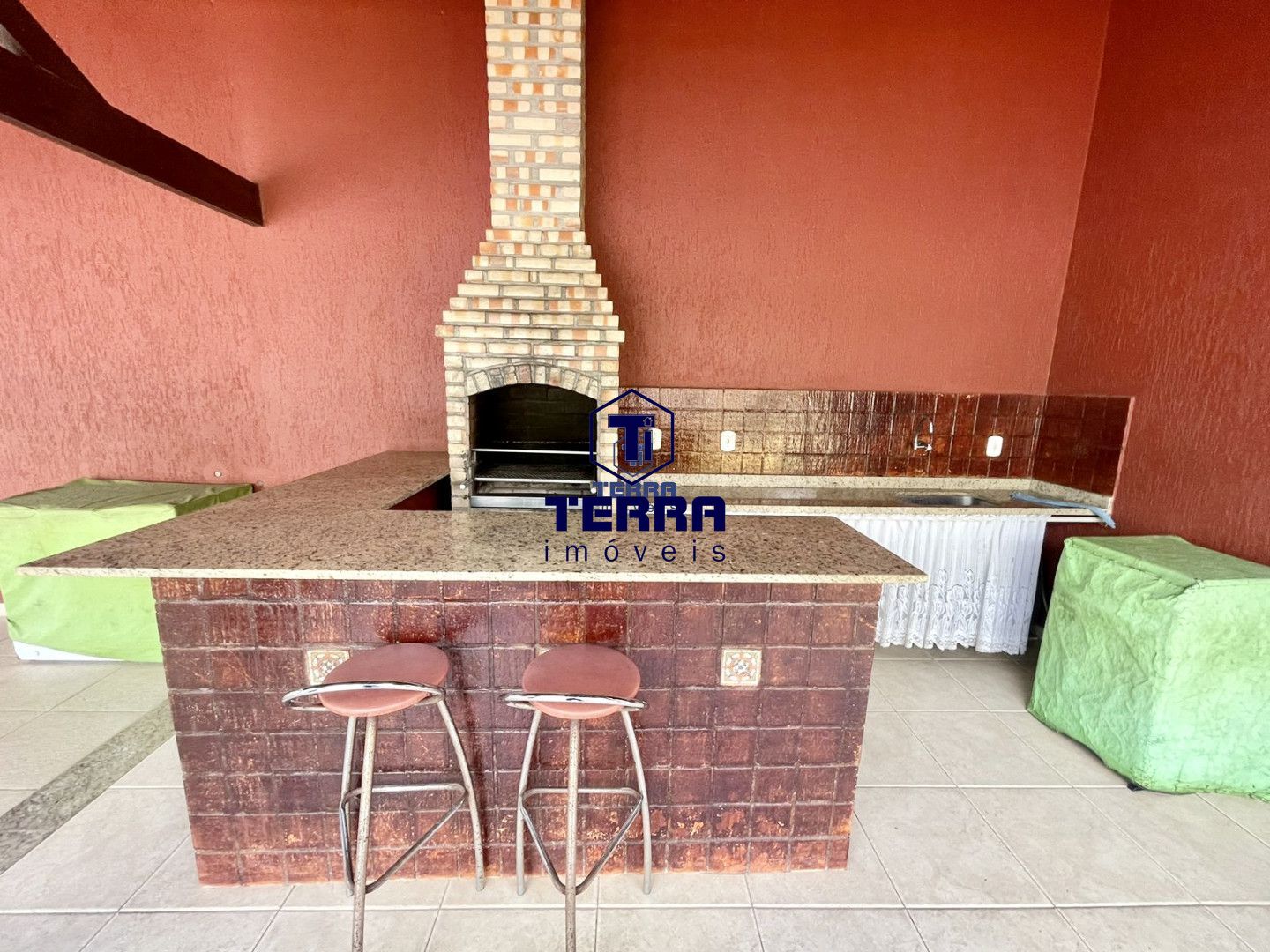 Imagens do imóveis Lindo triplex com 3 quartos, uma suíte com área de lazer completa no Ubá Recanto