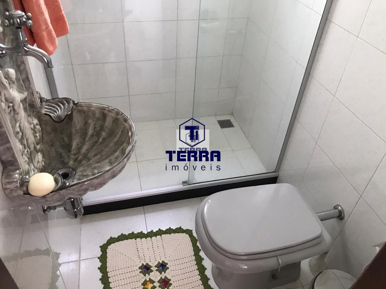 Imagens do imóveis Ampla casa de 3 quartos com quintal arborizado no Badú em Pendotiba.