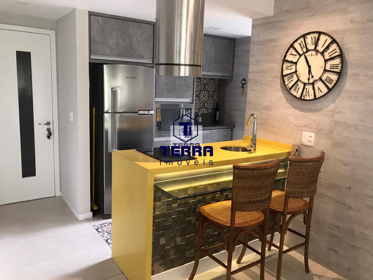 Imagens do imóveis Apartamento moderno, revertido para sala quarto com closet no Portal de Itaipu.