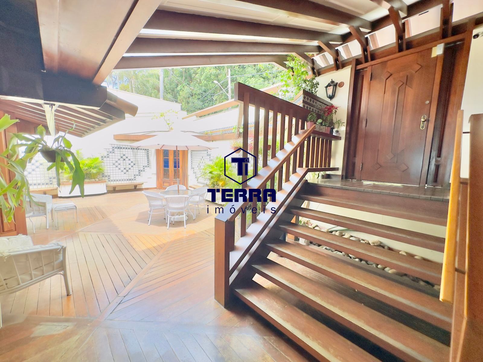Imagens do imóveis Casa Espetacular no Joá, com 4 suítes , elevador e vista eterna pro mar!!!