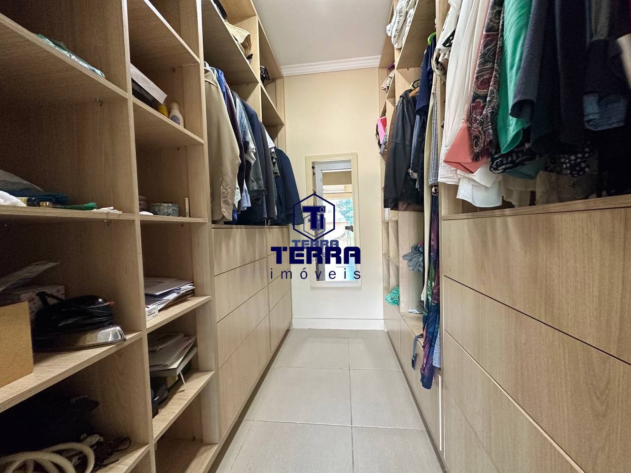 Imagens do imóveis Residência ímpar com 6 quartos dentro de condomínio em Pendotiba!
