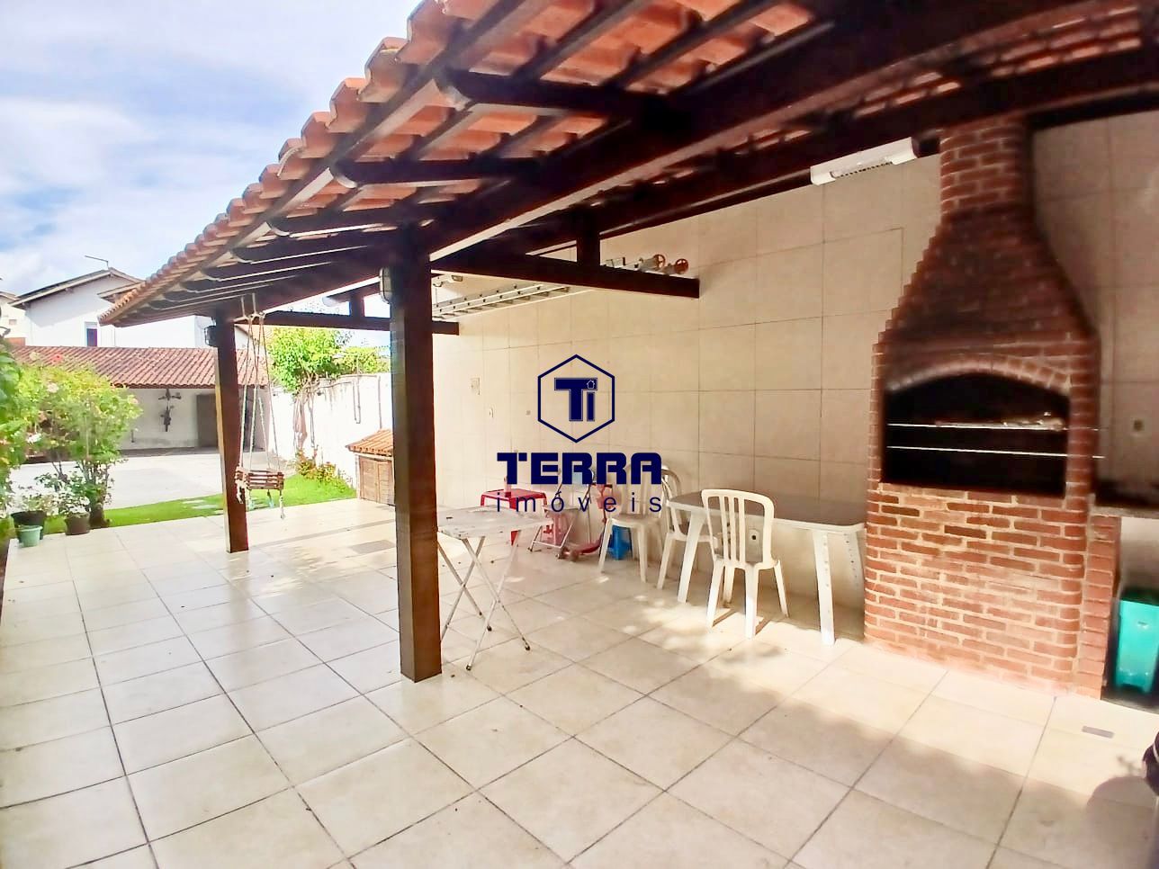 Imagens do imóveis Apartamento em Maria Paula com 2 quartos e quintal privativo. Boa Localização!