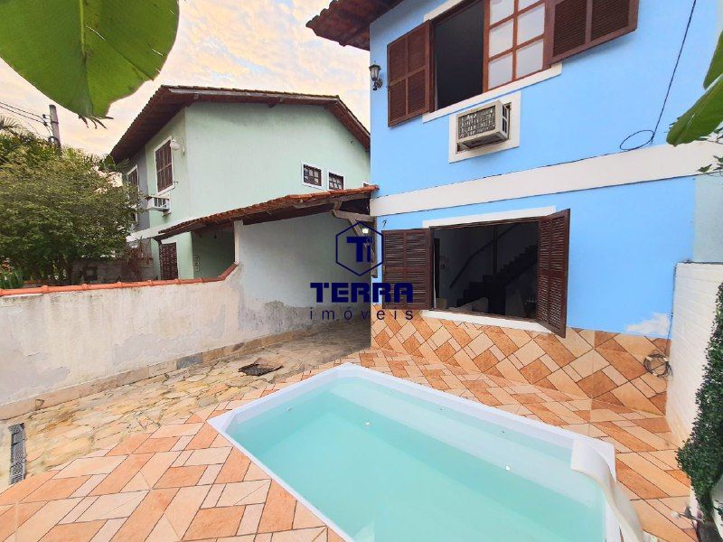 Imagens do imóveis Casa em Maria Paula, com piscina privativa, dentro de um pequeno condomínio.