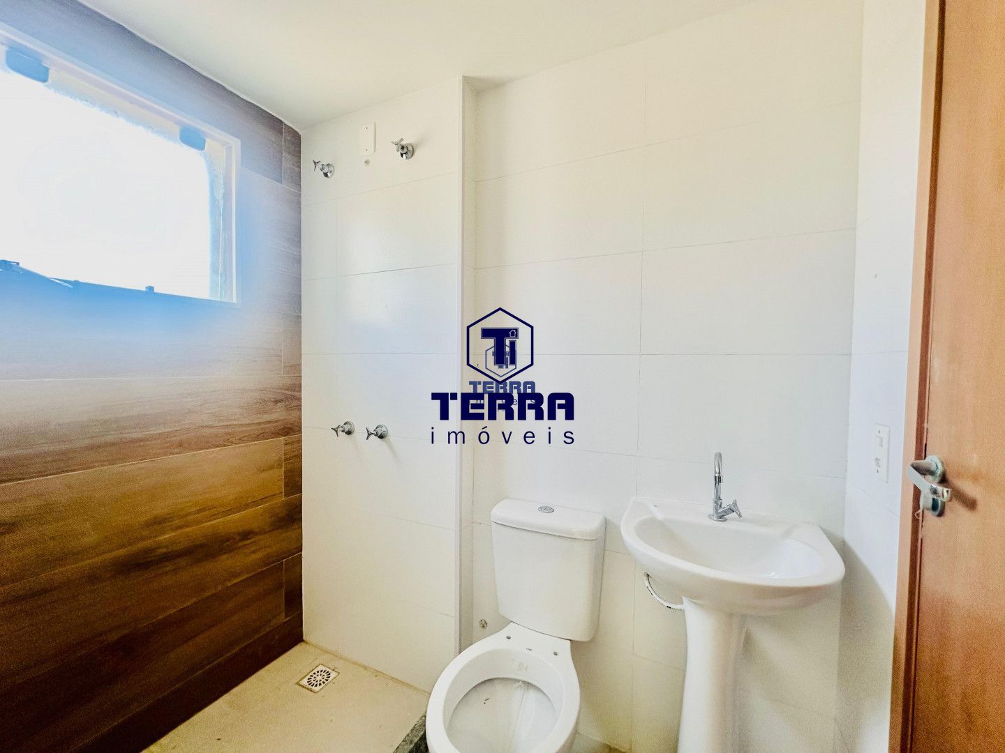 Imagens do imóveis Sua casa triplex pronta para morar! Se você tem um sonho, nós temos as chaves!
