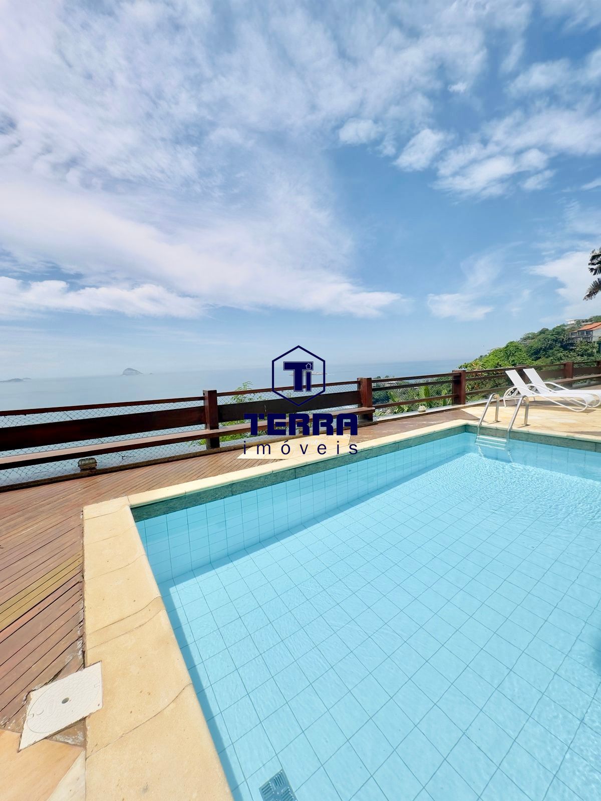 Imagens do imóveis Casa Espetacular no Joá, com 4 suítes , elevador e vista eterna pro mar!!!