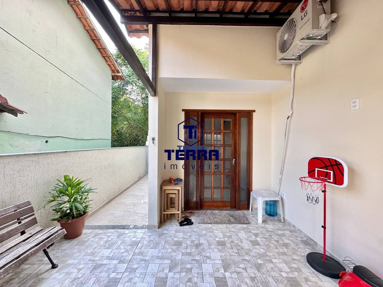 Imagens do imóveis Linda residência de 2 quartos com 2 vagas em Maria Paula!
