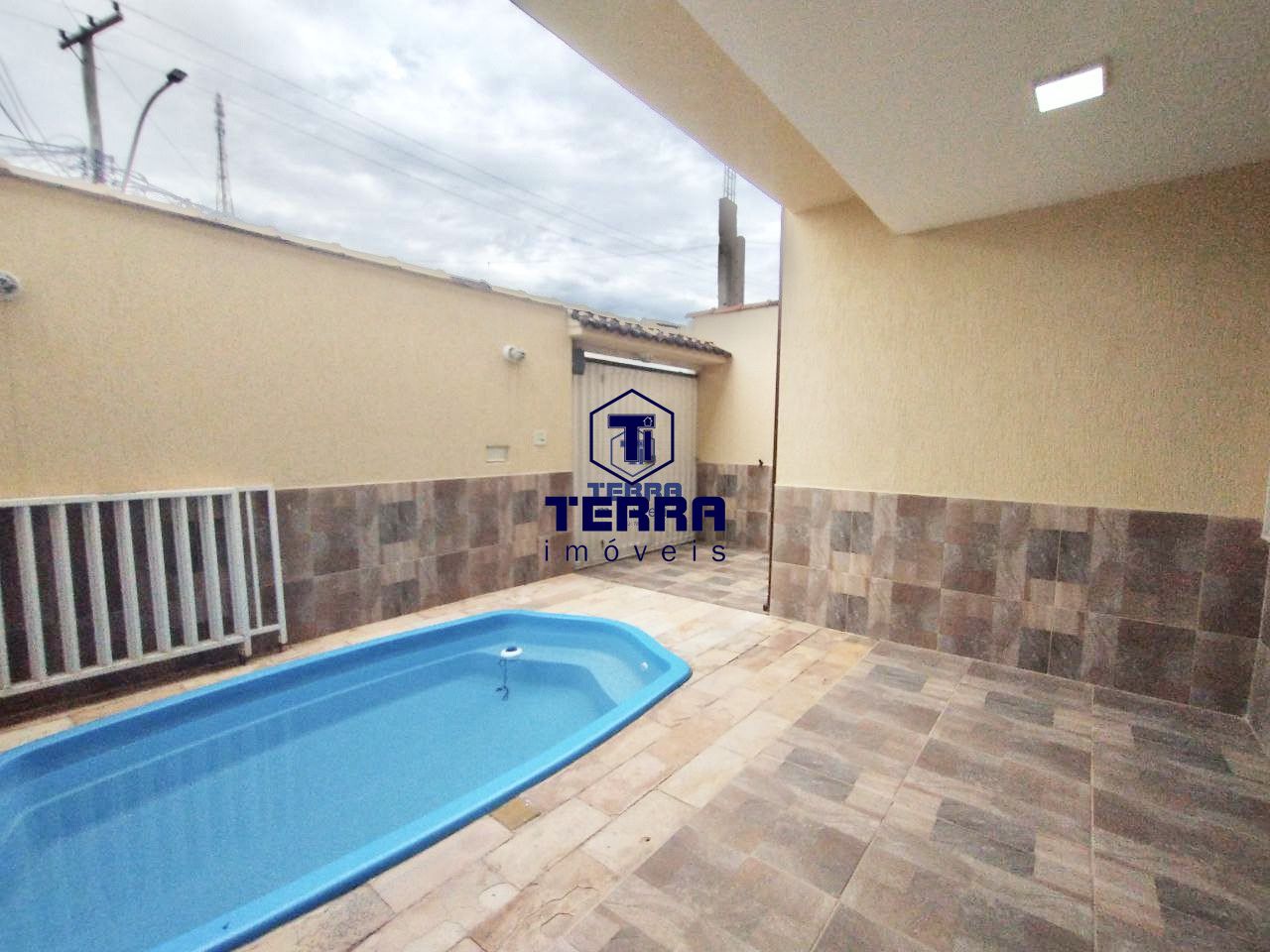 Imagens do imóveis Linda casa duplex com 2 quartos sendo uma suíte e área de lazer em Tribobó.