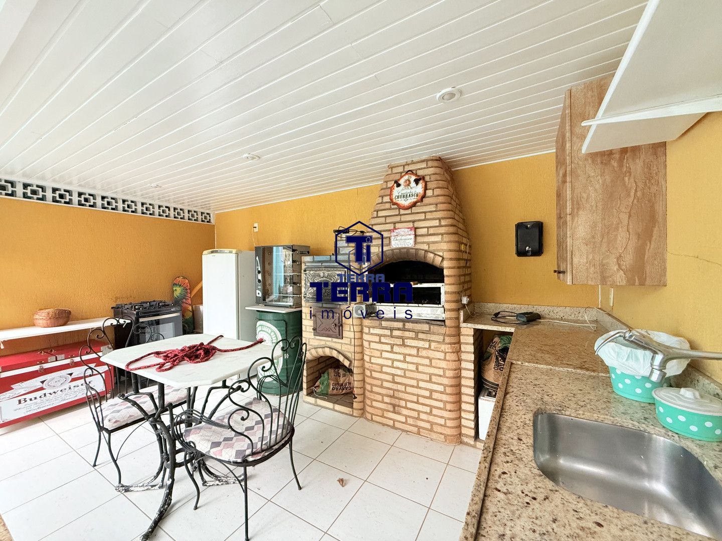 Imagens do imóveis Excelente casa linear de condomínio com 4 quartos, área gourmet e piscina!