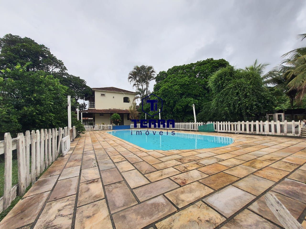 Imagens do imóveis Belo sítio em Itaboraí, com piscina, espaço de churrasqueira e casa de caseiro!