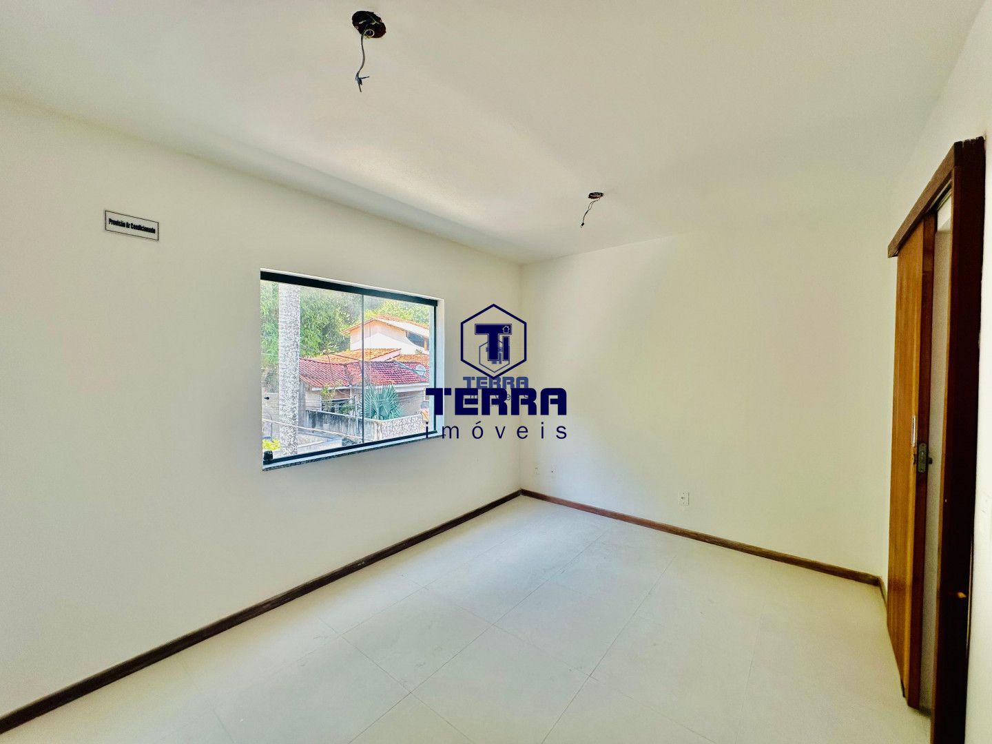 Imagens do imóveis Sua casa triplex pronta para morar! Se você tem um sonho, nós temos as chaves!