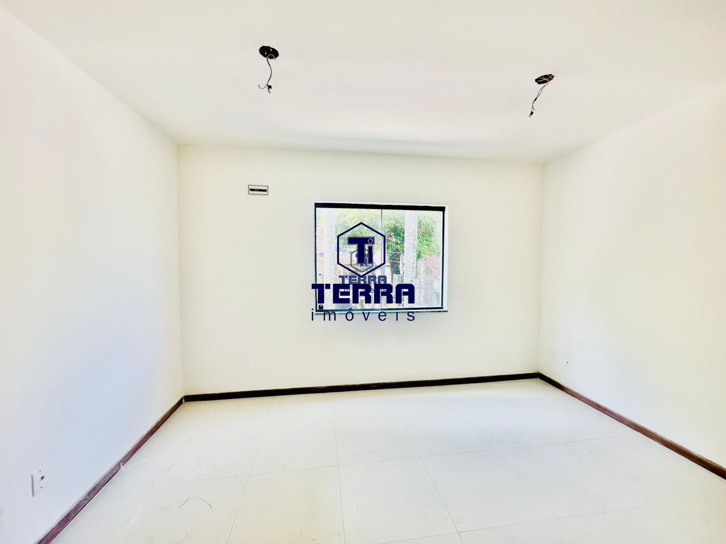 Imagens do imóveis Sua casa triplex pronta para morar! Se você tem um sonho, nós temos as chaves!