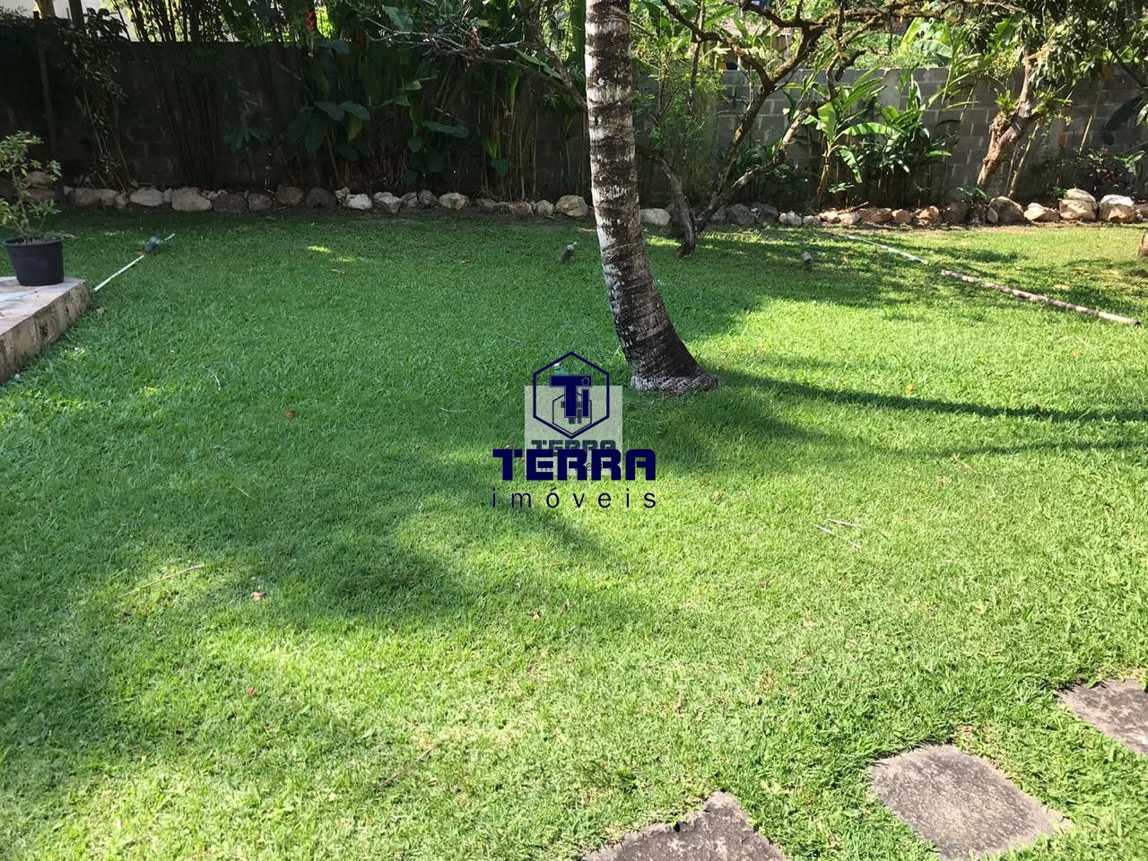 Imagens do imóveis Ampla casa de 3 quartos com quintal arborizado no Badú em Pendotiba.