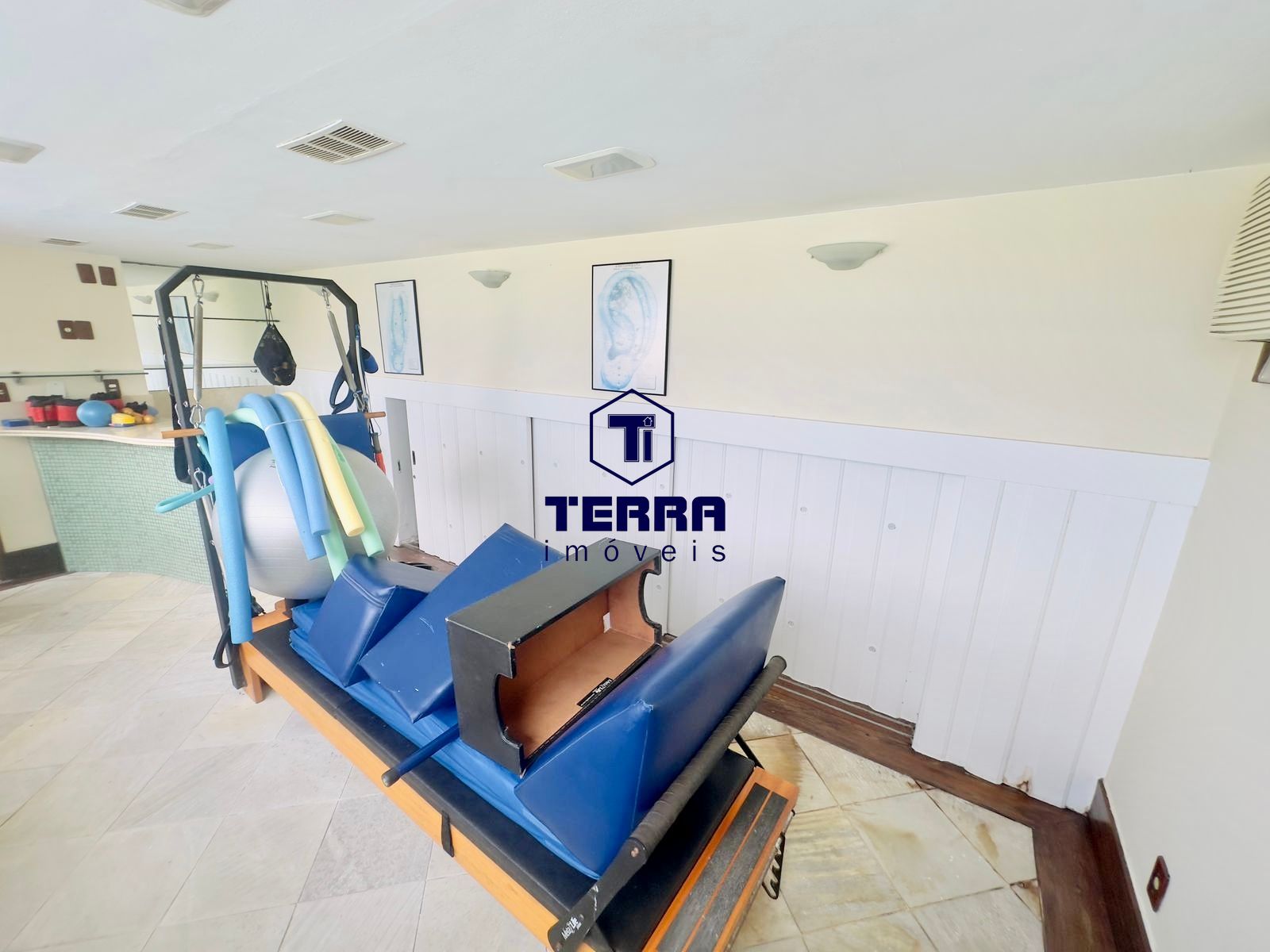 Imagens do imóveis Casa Espetacular no Joá, com 4 suítes , elevador e vista eterna pro mar!!!