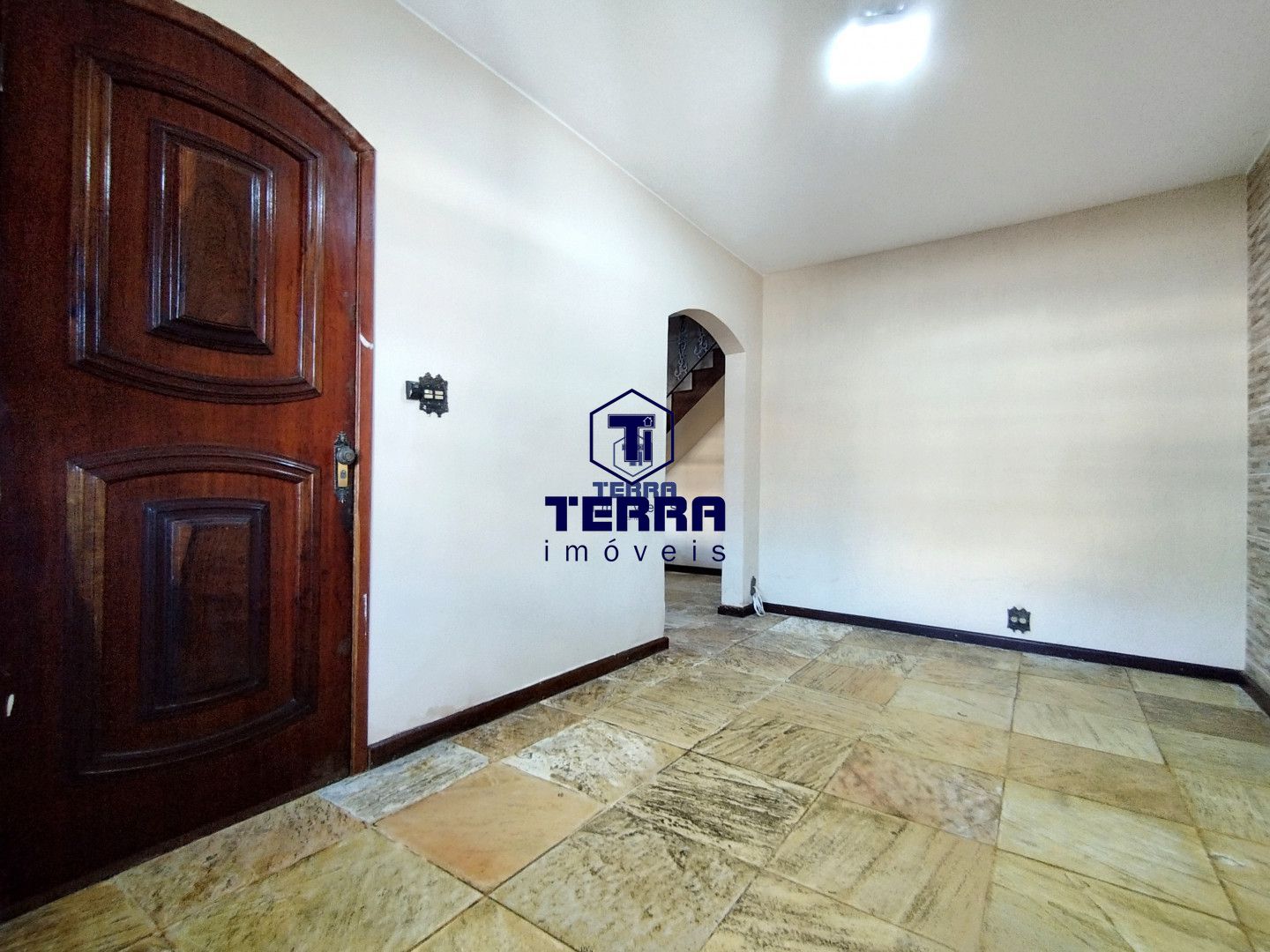 Imagens do imóveis Casa 3 quartos com suíte junto e ao lado do C. E. Mendes Duarte - Mutuá!