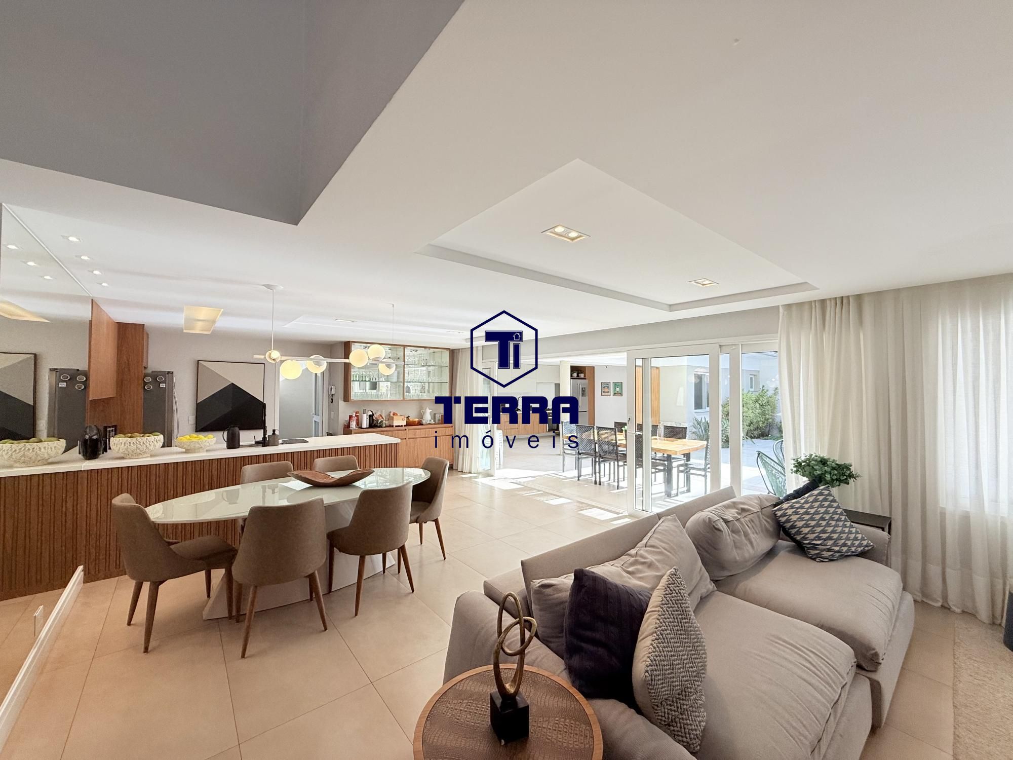 Imagens do imóveis Seu Refúgio de Luxo em Camboinhas – Casa com 4 suítes, piscina e Energia Solar