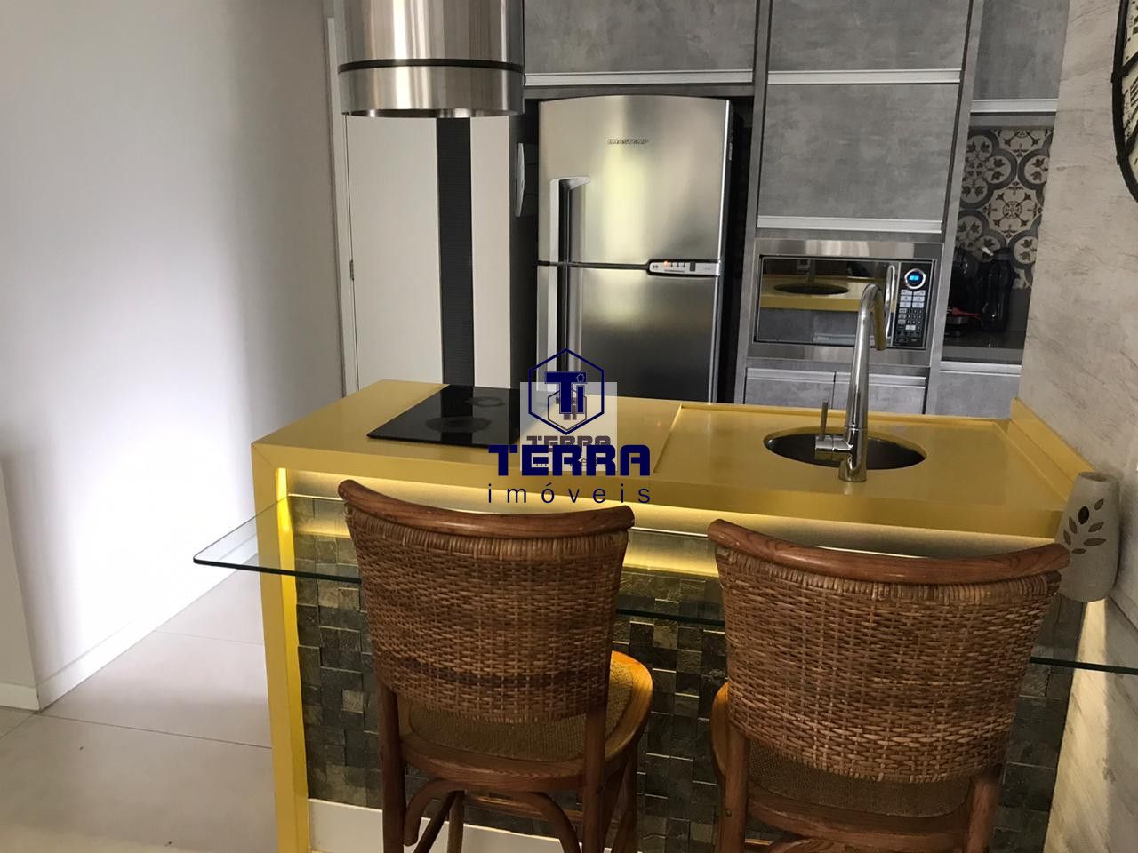 Imagens do imóveis Apartamento moderno, revertido para sala quarto com closet no Portal de Itaipu.