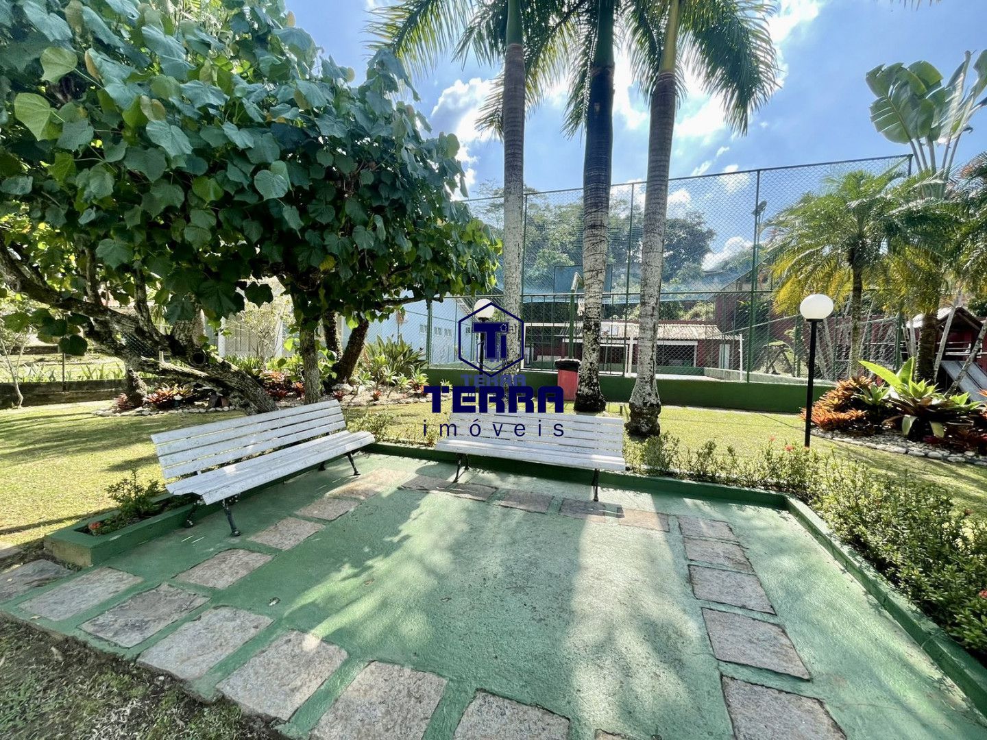 Imagens do imóveis Lindo triplex com 3 quartos, uma suíte com área de lazer completa no Ubá Recanto