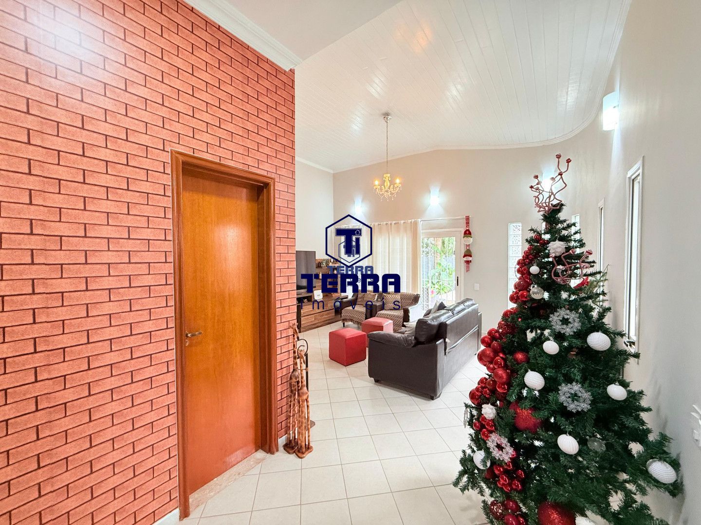 Imagens do imóveis Excelente casa linear de condomínio com 4 quartos, área gourmet e piscina!