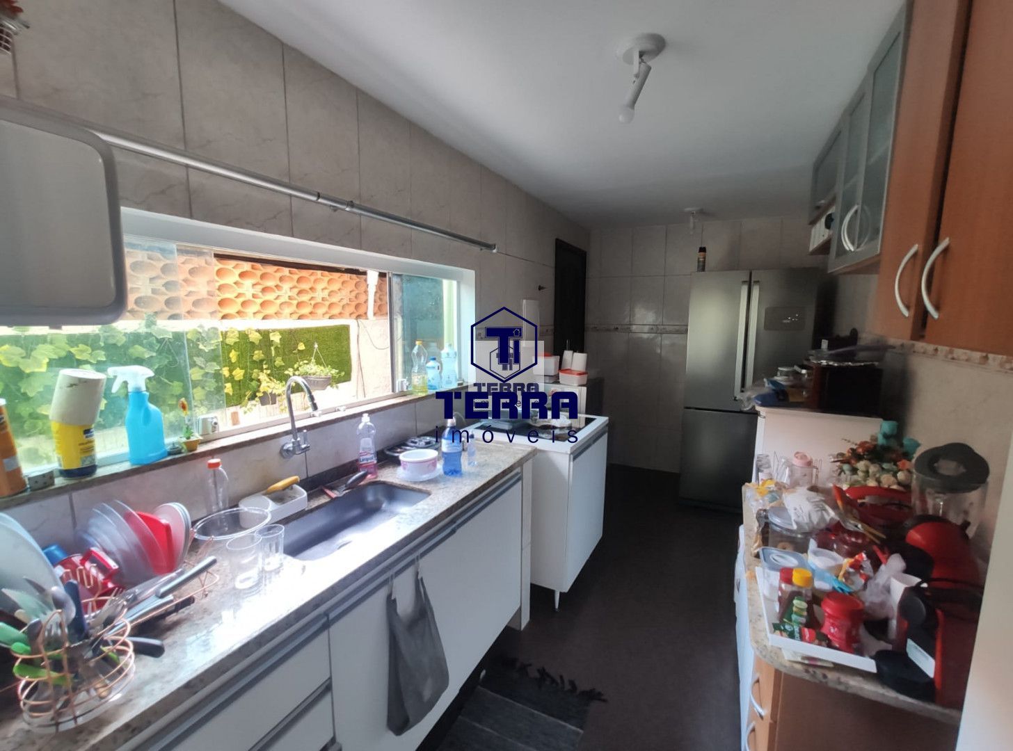 Imagens do imóveis Casa com 4 suítes em condomínio ao lado do Trevo de Maria Paula.