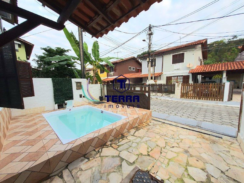 Imagens do imóveis Casa em Maria Paula, com piscina privativa, dentro de um pequeno condomínio.