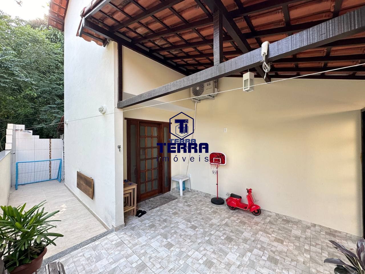 Imagens do imóveis Linda residência de 2 quartos com 2 vagas em Maria Paula!