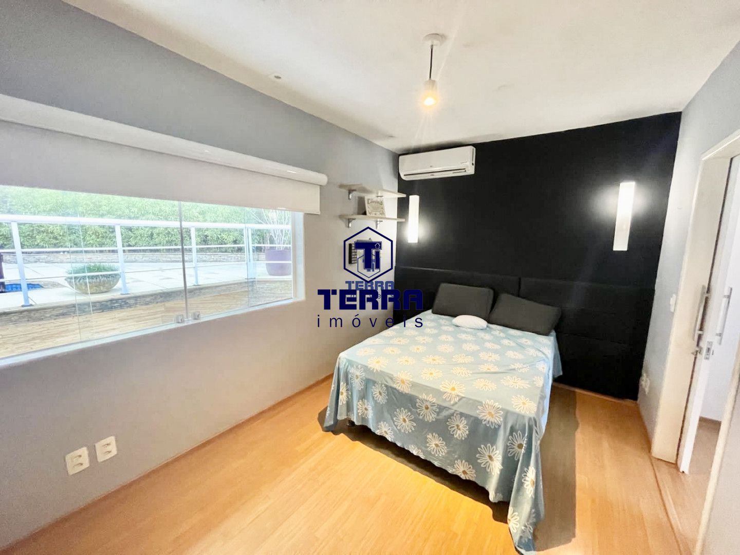 Imagens do imóveis Linda residência no Badu, com 6 quartos sendo 5 suítes, área de lazer completa.