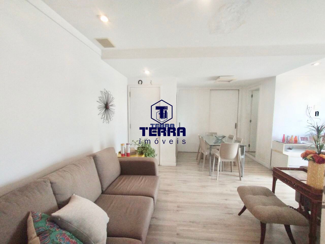 Imagens do imóveis Lindo apartamento com 3 quartos sendo uma suíte, duas vagas com arquitetura dife