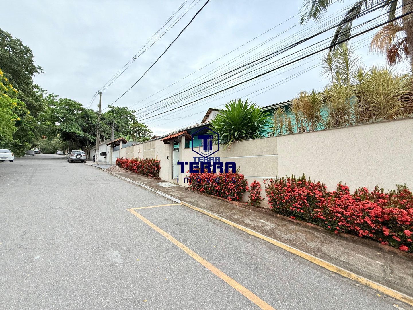 Imagens do imóveis Excelente casa linear de condomínio com 4 quartos, área gourmet e piscina!