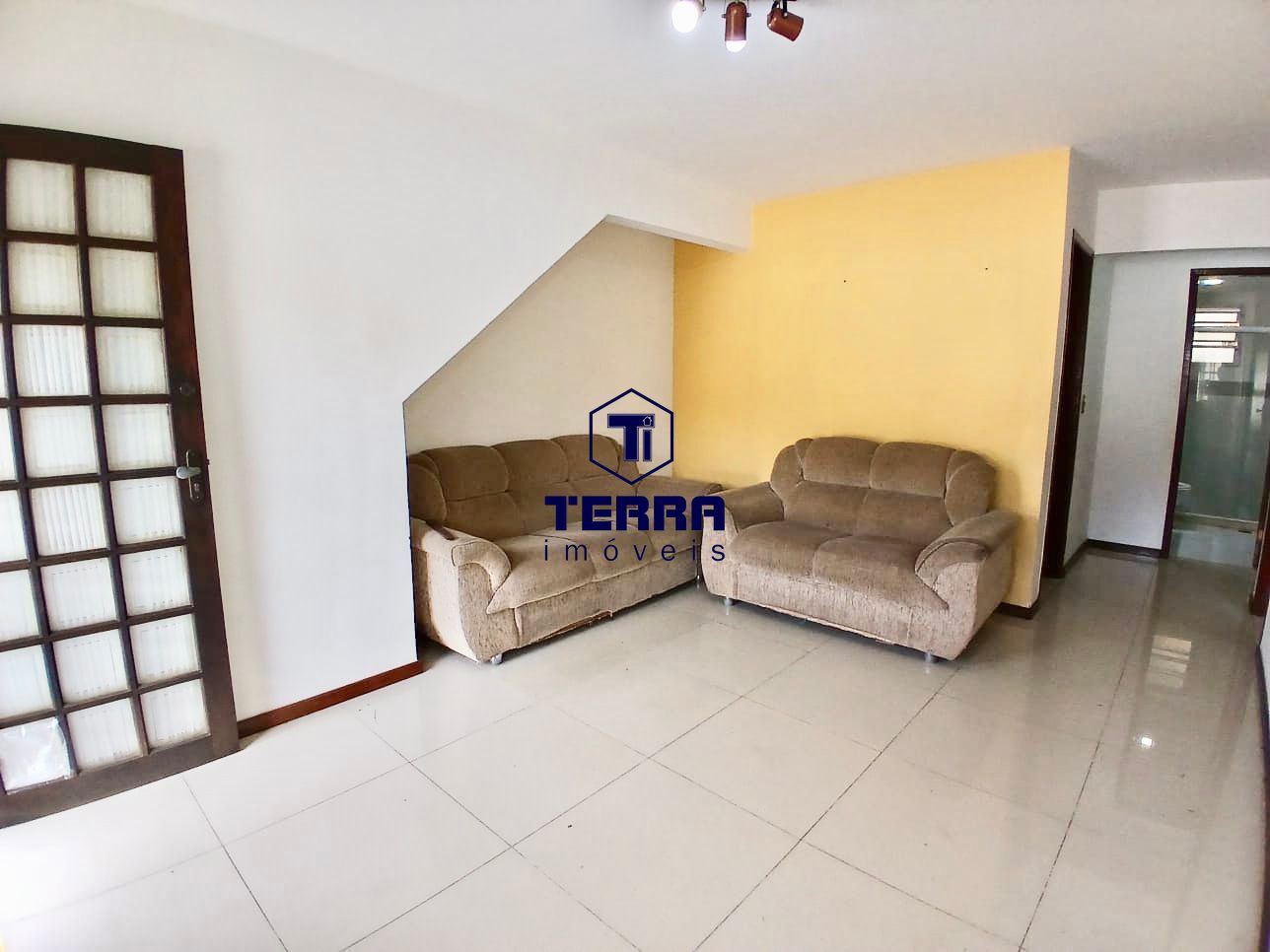 Imagens do imóveis Apartamento em Maria Paula com 2 quartos e quintal privativo. Boa Localização!