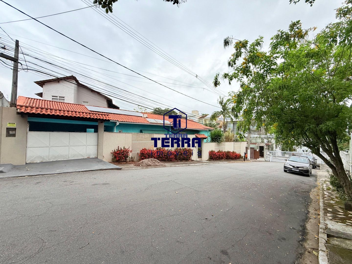 Imagens do imóveis Excelente casa linear de condomínio com 4 quartos, área gourmet e piscina!