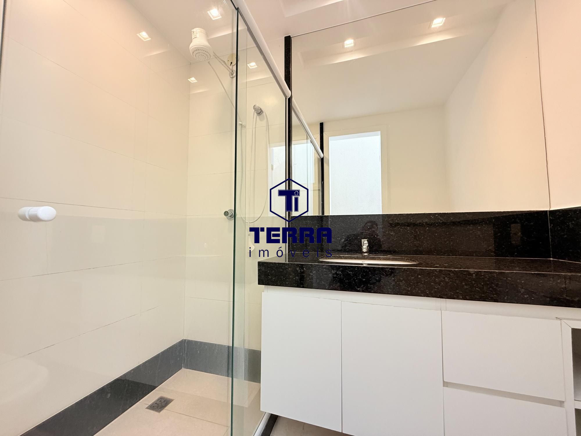Imagens do imóveis Seu Refúgio de Luxo em Camboinhas – Casa com 4 suítes, piscina e Energia Solar