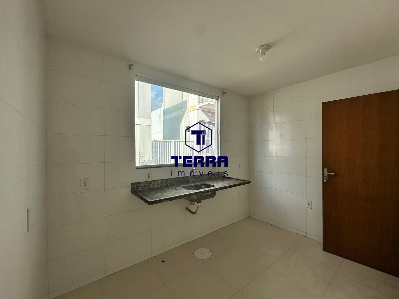 Imagens do imóveis Casa de vila com 2 suítes e vaga coberta ao lado do trevo de Maria Paula!