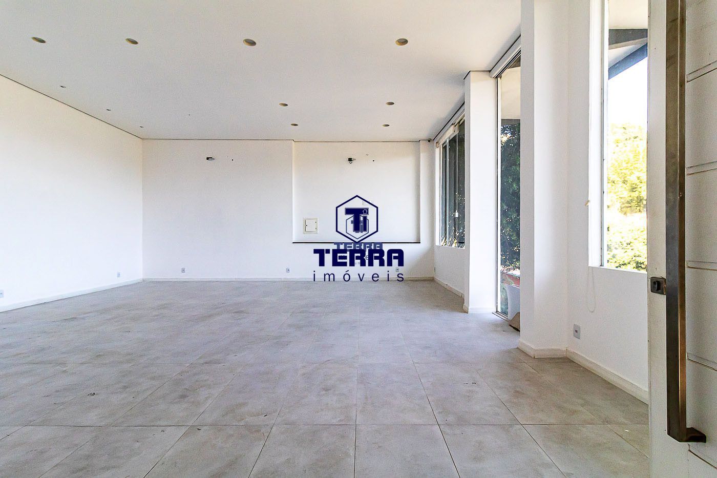 Imagens do imóveis São 4 suítes com mais de 400m² no condomínio Ubá Independência.