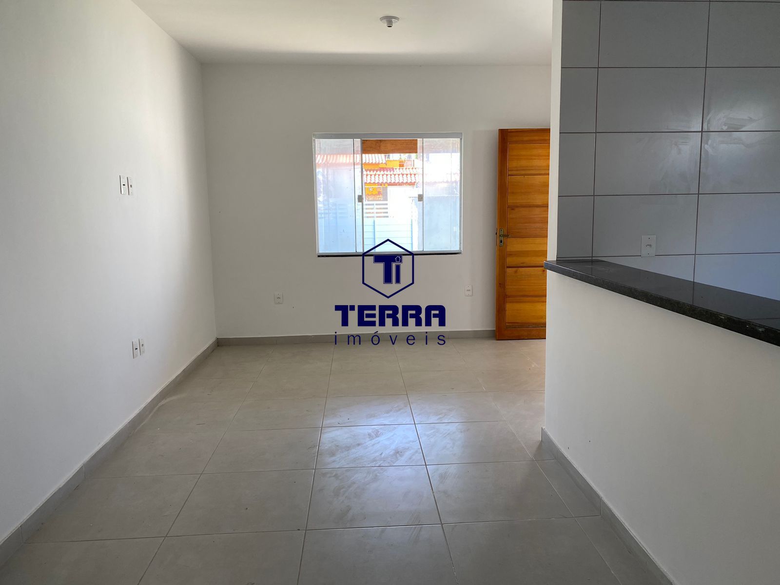 Imagens do imóveis Linda casa linear em Cordeirinho com 2 quartos, uma suíte e quintal privativo.