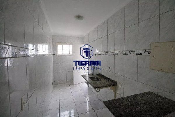 Imagens do imóveis Casa com 2 quartos ao lado da praça do Colubandê. Segurança e praticidade!