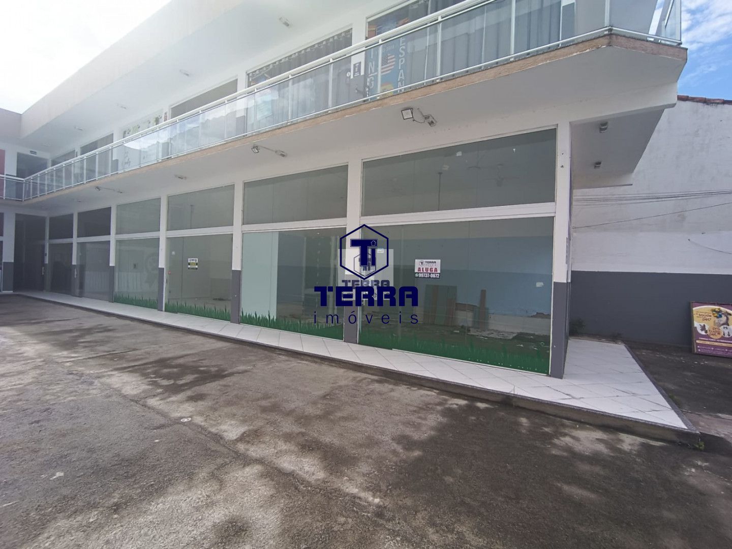 Imagens do imóveis Lojas para venda ou locação. Localização ímpar avenida principal de Itaipuaçu.