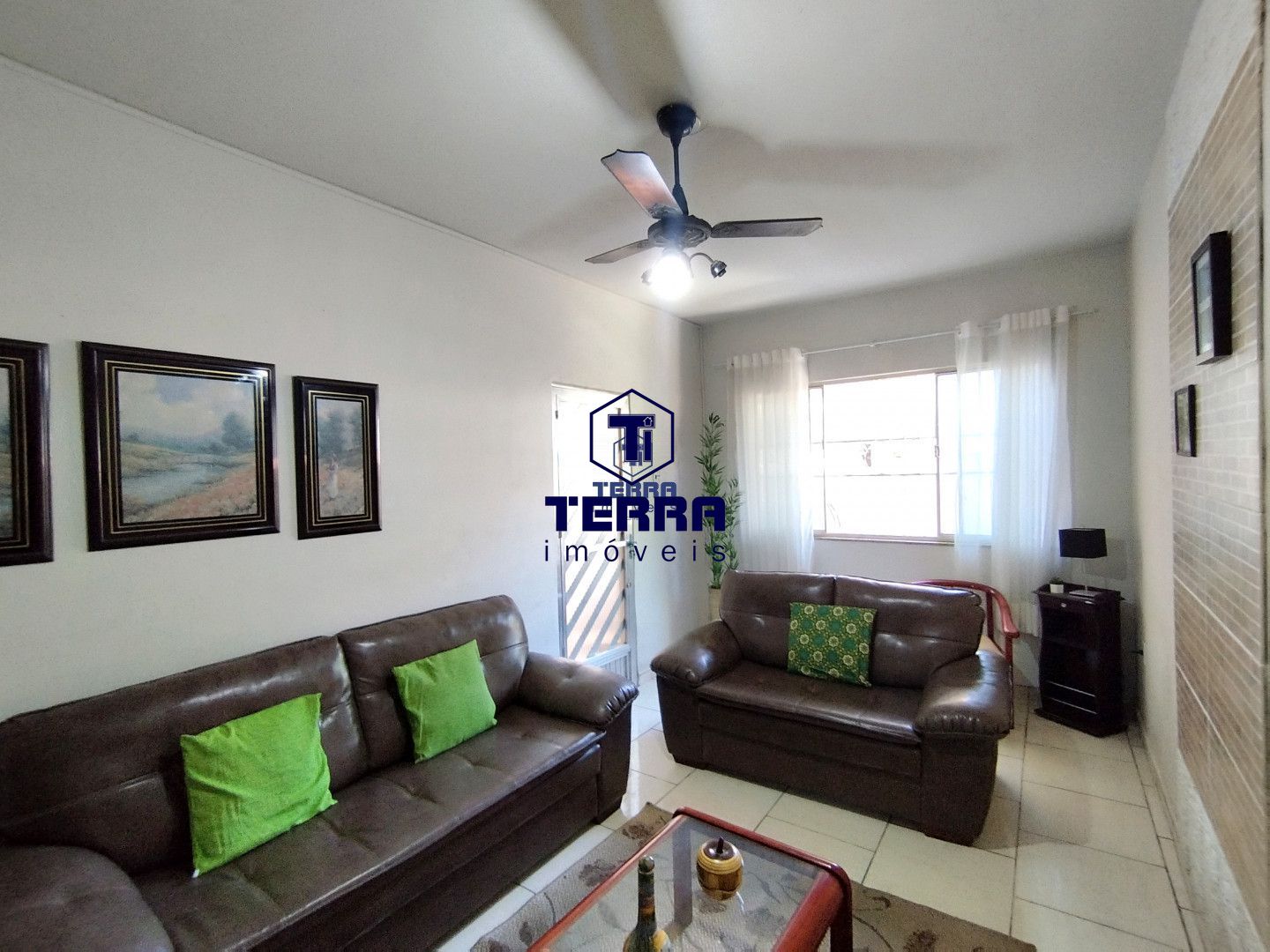 Imagens do imóveis Casa linear, 3 quartos com suíte e quintal no Zé Garoto!