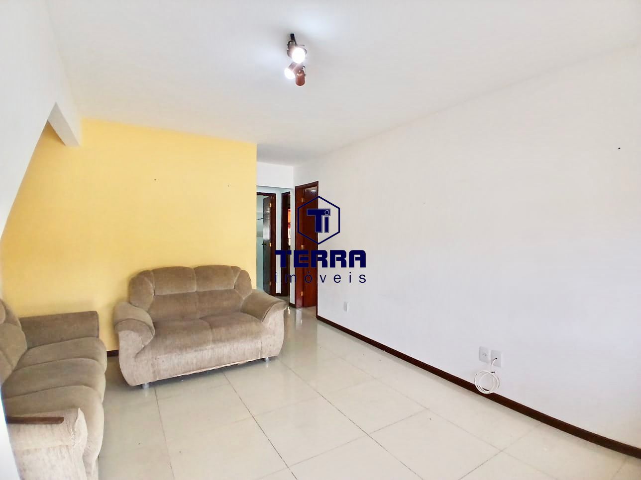Imagens do imóveis Apartamento em Maria Paula com 2 quartos e quintal privativo. Boa Localização!