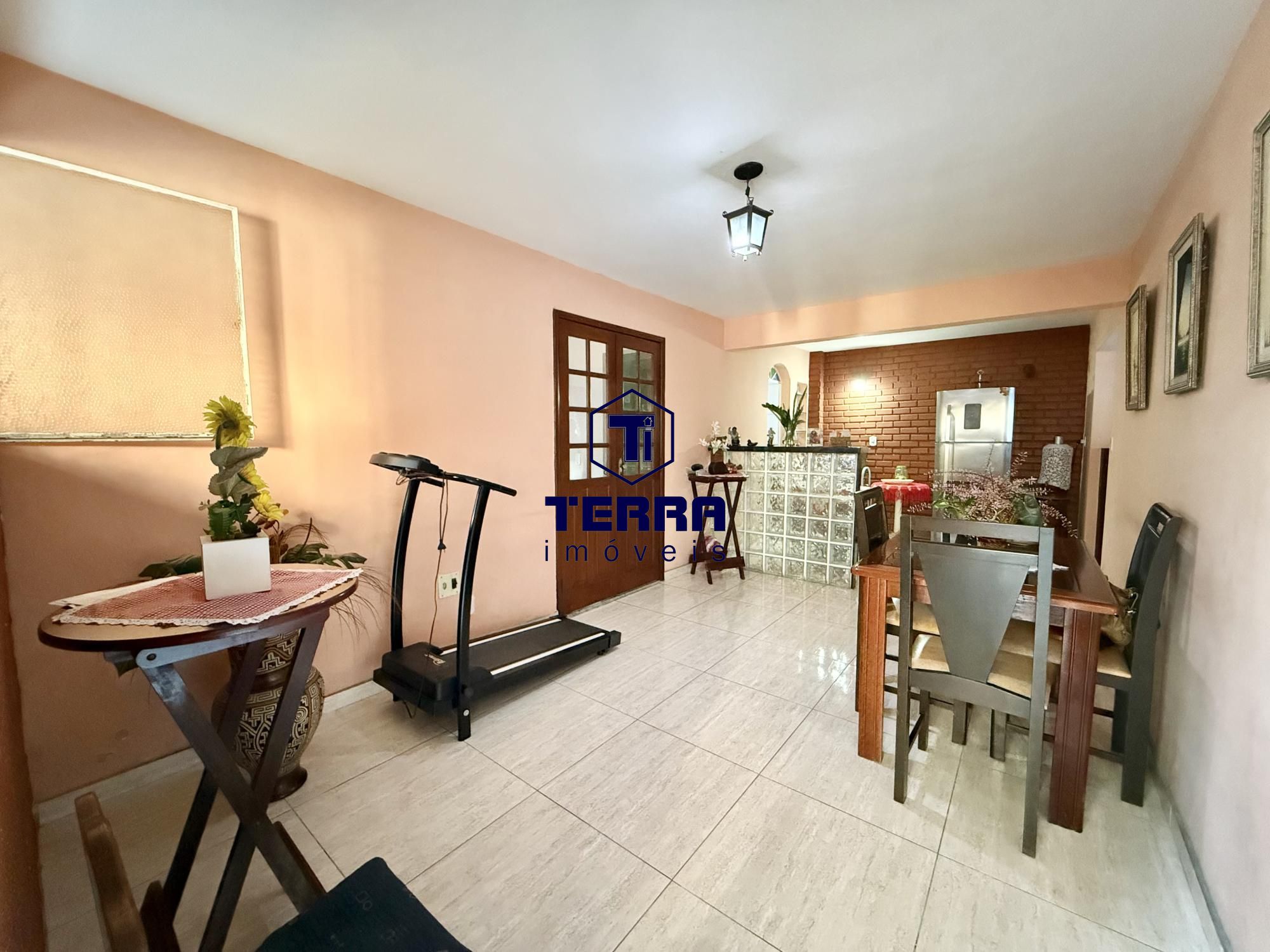 Imagens do imóveis Excelente residência de 3 quartos com quintal em Maria Paula.