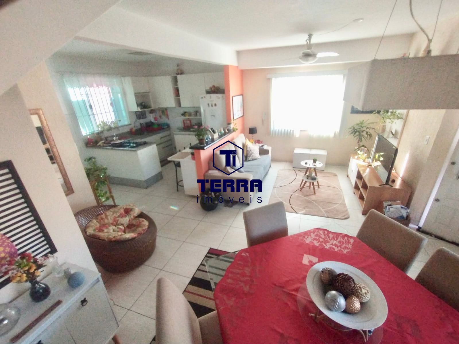 Imagens do imóveis Linda residência em Maria Paula, com 3 quartos, uma suíte e quintal privativo.