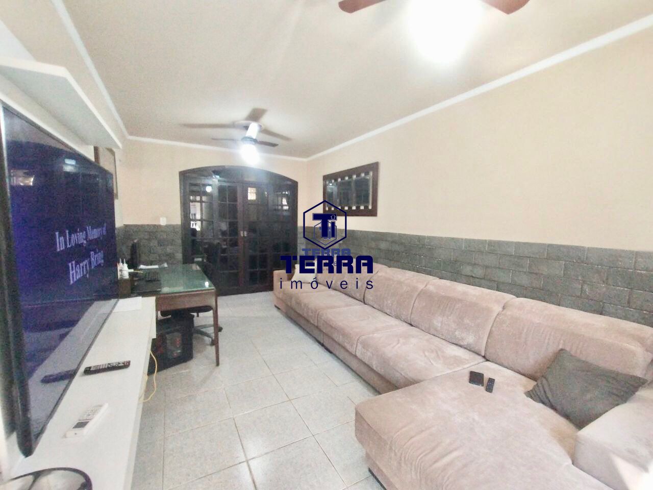 Imagens do imóveis Excelente casa duplex no Colubandê com 4 quartos, suíte com varanda e piscina.