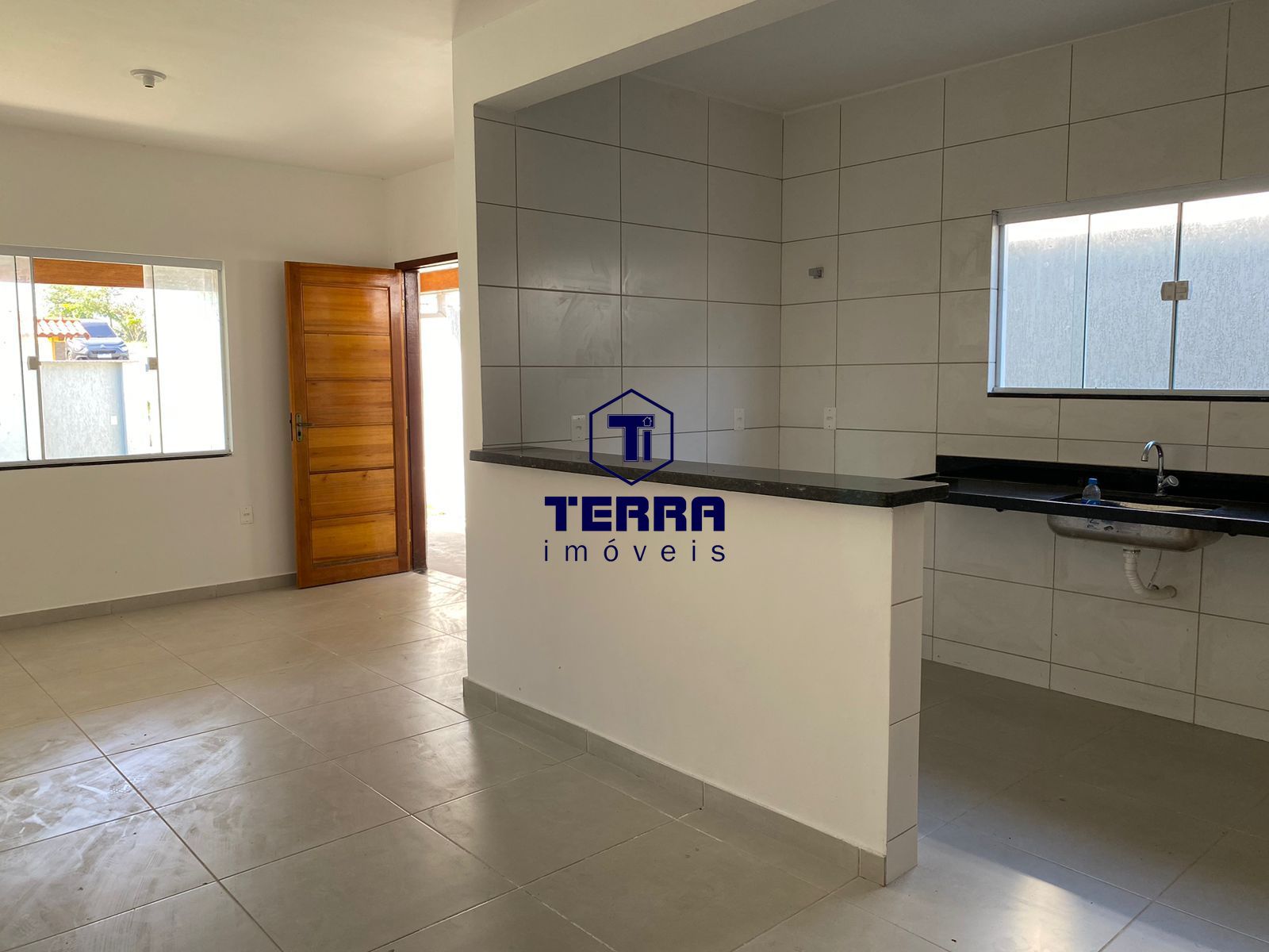 Imagens do imóveis Linda casa linear em Cordeirinho com 2 quartos, uma suíte e quintal privativo.