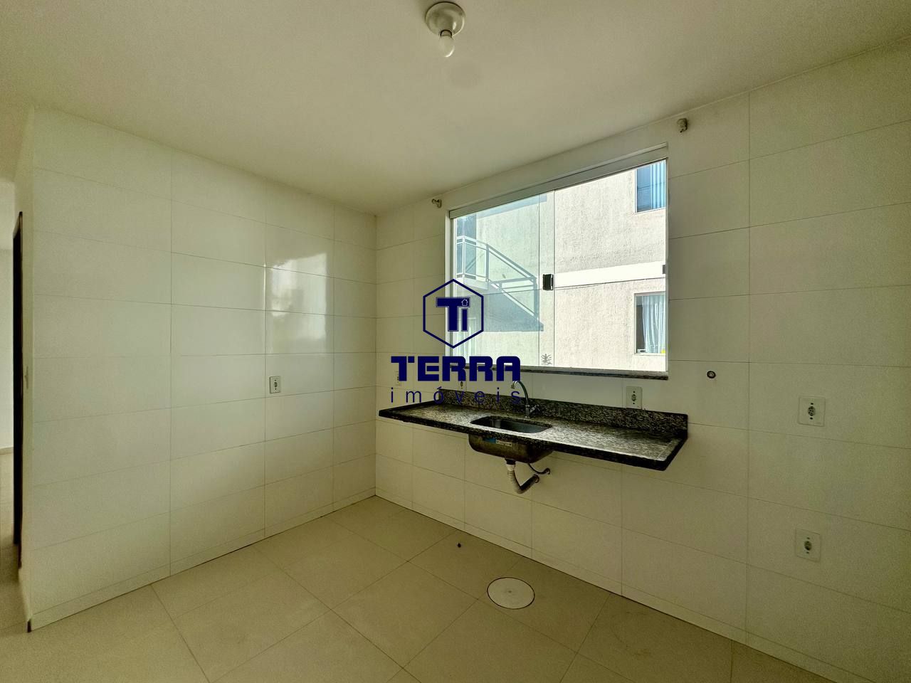 Imagens do imóveis Casa de vila com 2 suítes e vaga coberta ao lado do trevo de Maria Paula!