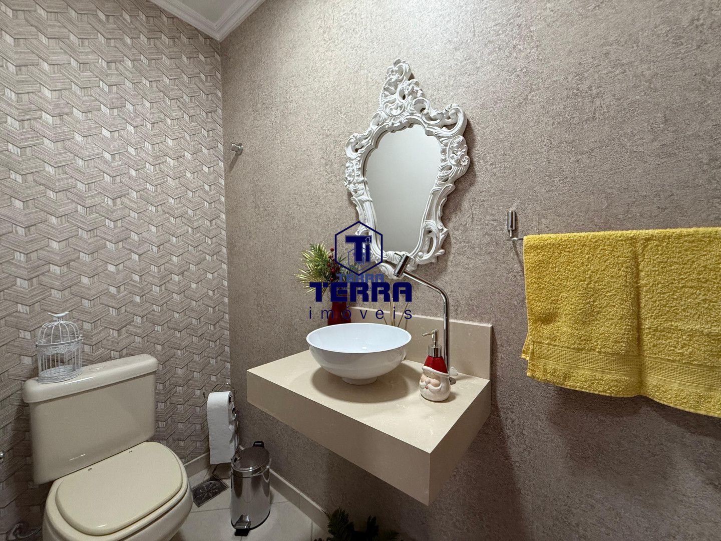 Imagens do imóveis Excelente casa linear de condomínio com 4 quartos, área gourmet e piscina!