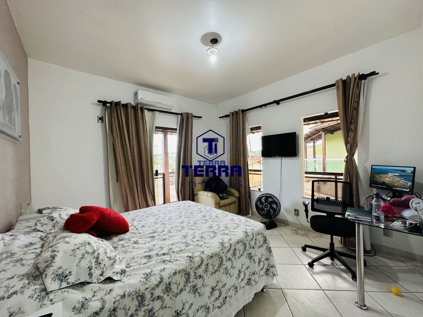 Imagens do imóveis Linda Residência com 3 quartos e Espaço Gourmet no condomínio Village do Moinho.